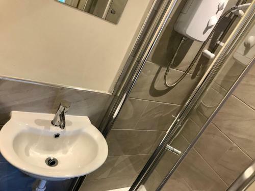 Hotel Eazzzy Rooms Corby