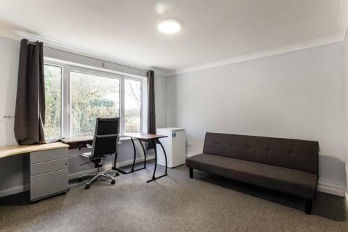 5 Bedroom Apartment Corby Hosted By Costay