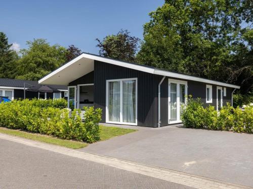 Nice Chalet On The Edge Of The Forest In Brabant