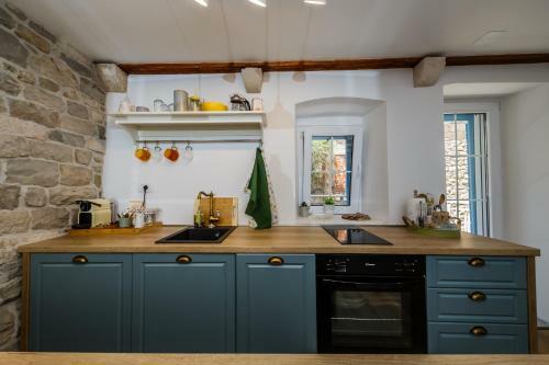 Stonehouse Blue Coral