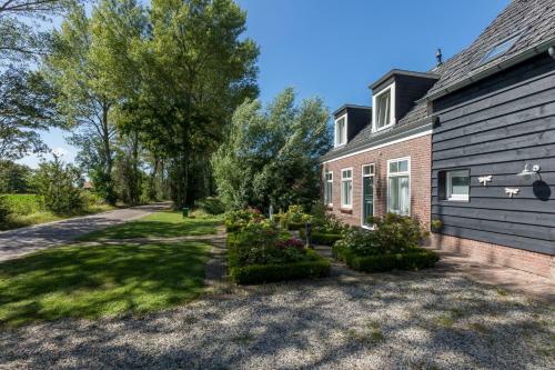 Lepelstraat 14, Vrouwenpolder- Knotwilg
