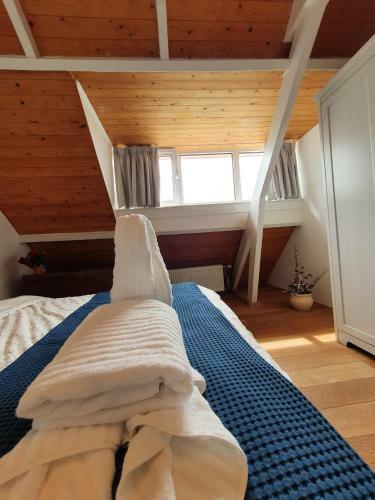 Cozy Resort House Near Beach