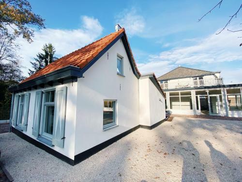 Cozy Historical Cottage (Huisje H�h�)
