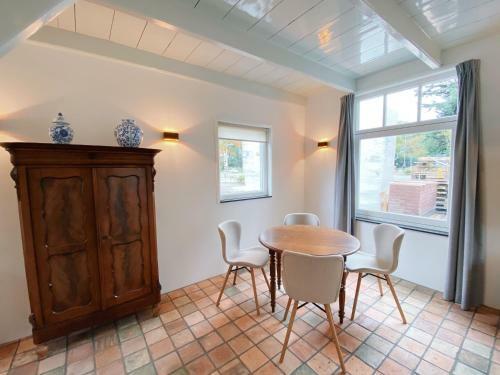 Cozy Historical Cottage (Huisje H�h�)