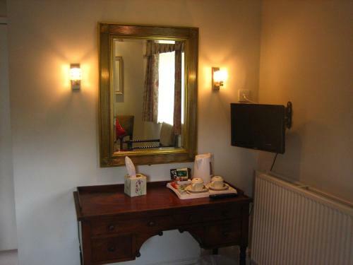 The Oxenham Arms Hotel