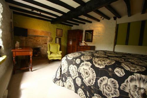 The Oxenham Arms Hotel