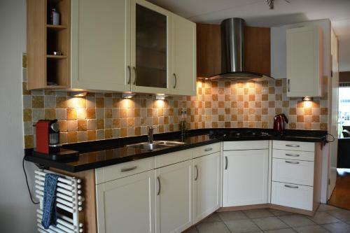 Bed & Breakfast Mango House Homestay