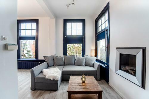 Shell Square Apartment
