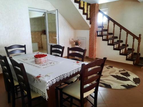 Villa Pensiunea Putnisoara