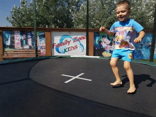 Hostal Pensiunea Family Zone