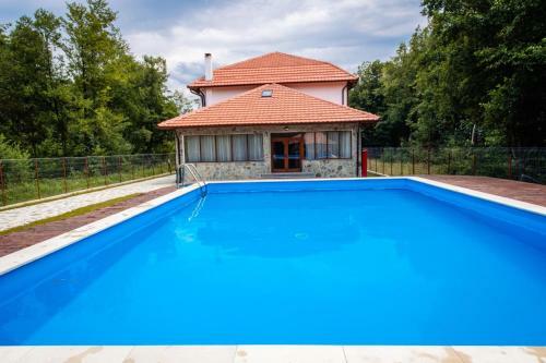 Hostal Pensiunea 2 A-mici