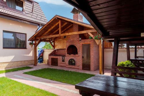 Hostal Pensiunea Arthur