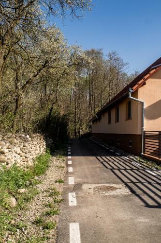 Bed & Breakfast Pensiunea Dan-ge-la