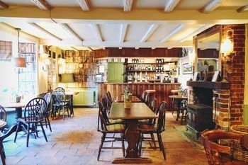 Hostal Hambro Arms