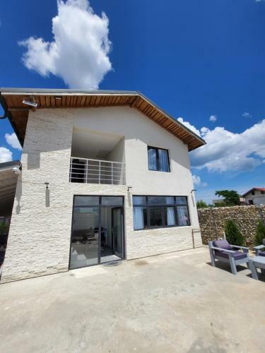 Hostal Vila Paradis Costinesti