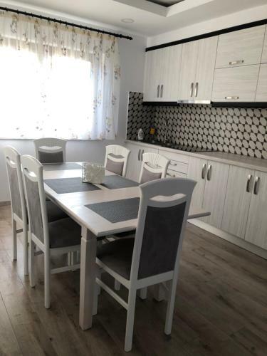 Hostal Holiday Luxury Villa With Private Garden