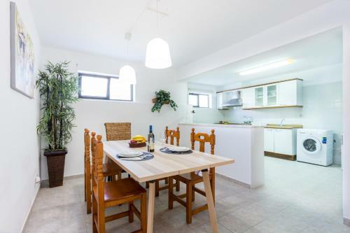 Hostal Safari Beach Guest House