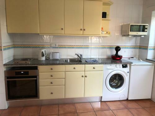 Spacious Apartment - Porto de M�s Beach