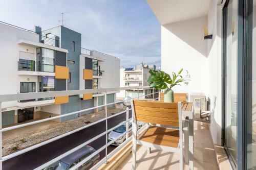 Art-inspired Modern Apartment