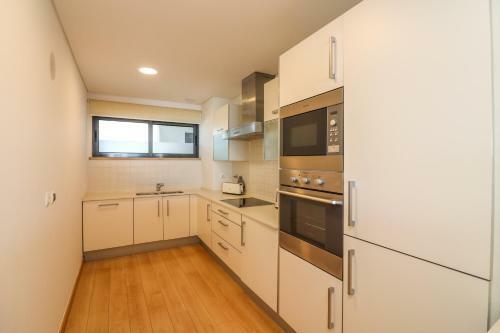Apartamento Mc Suites Lagos With Pool And Sea View