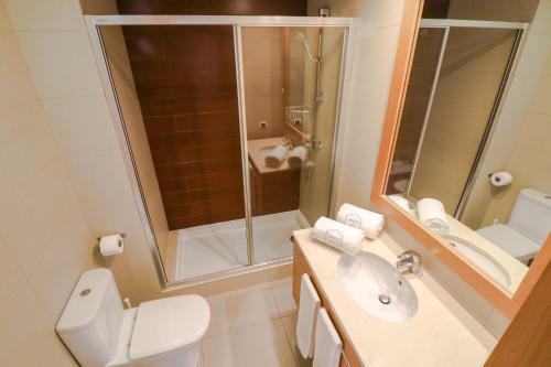 Apartamento Mc Suites Lagos With Pool And Sea View