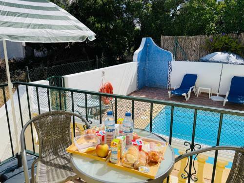 Hostal Travellers Guesthouse