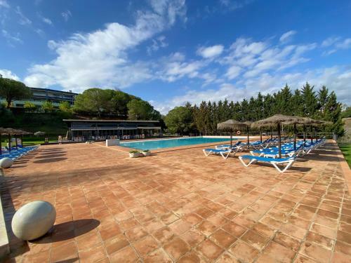 Casa Lucr�cia - Apartamento Com Piscina E Campo de T�nis