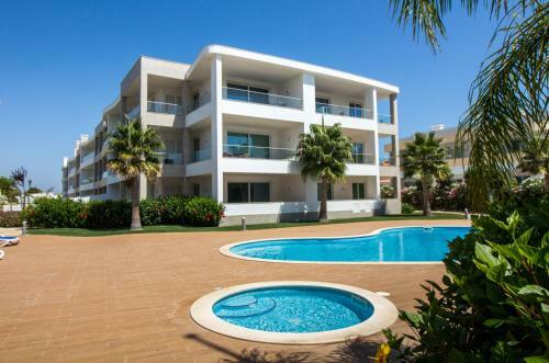 Stylish Apartment In Porto de M�s Lagos