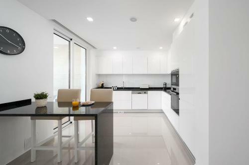 Brand New Spacious Bright Ground Floor Apartment, Vila Ancora, Lagos