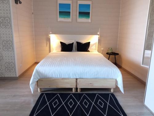 Beachfront Apartments Porto de M�s Beach - Lagos