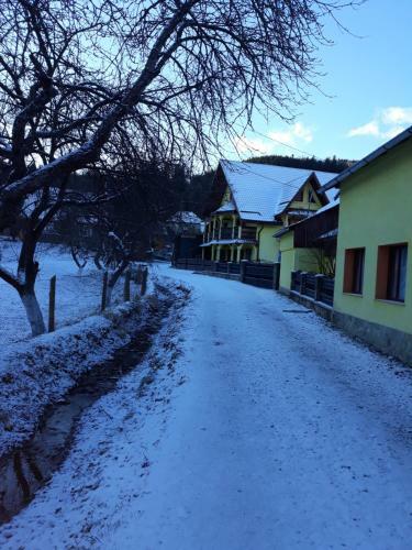 Hostal Karisma Kriss