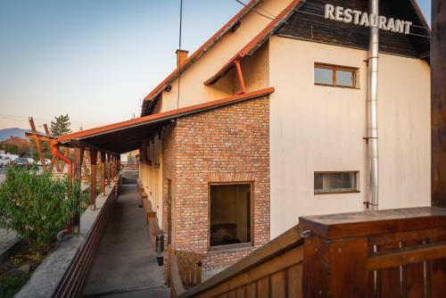 Veritas Motel