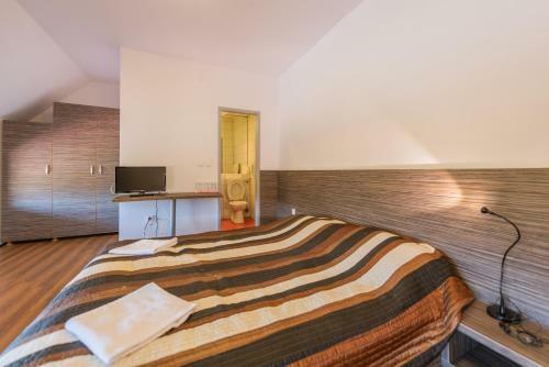 Veritas Motel