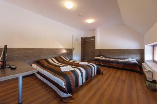 Veritas Motel
