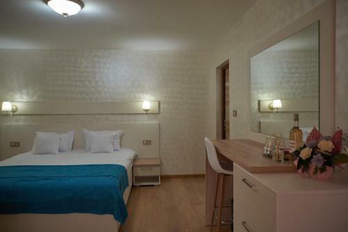 Hostal Pensiunea Rares