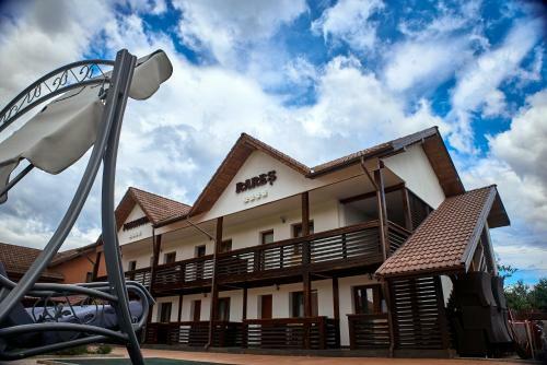 Hostal Pensiunea Rares