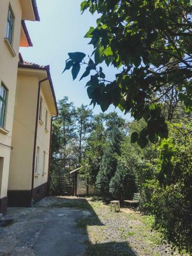 English Apartment?spacious Rooms?complete Kitchen