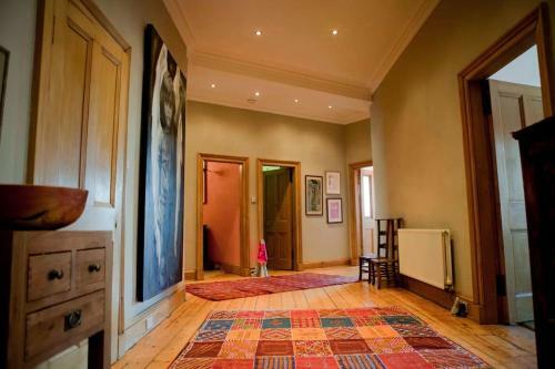 Epicurean Clerk Apartment