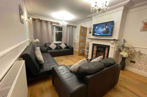 Villa 3 Bed Detached Bungalow With Big Garden