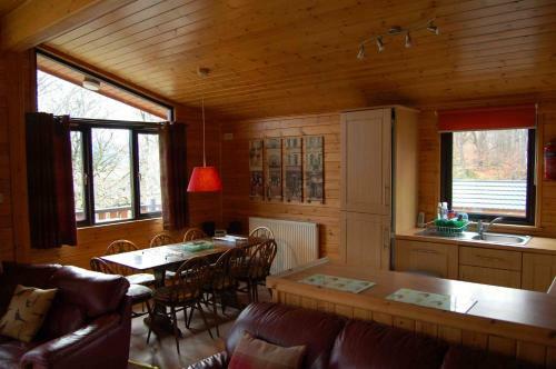 Luxury Woodland Oak Lodge