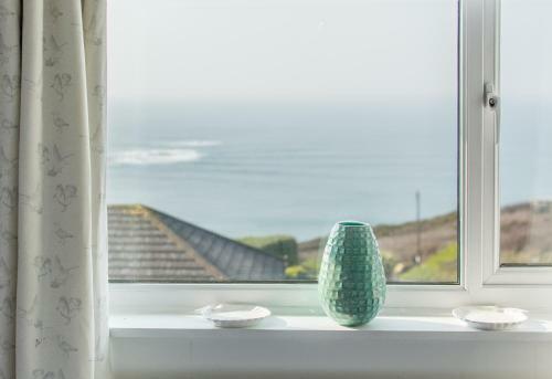 Creagle, Sennen Cove