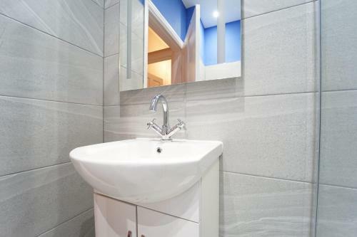 Charming 2-bed Apartment In Weston-super-mare