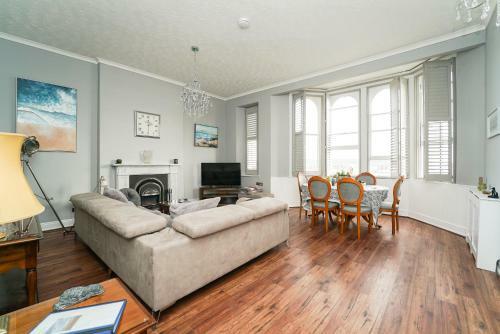 Charming 2-bed Apartment In Weston-super-mare