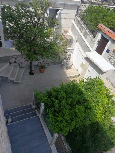 Zara Apartments