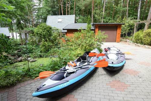 Holiday Home, Kamien
