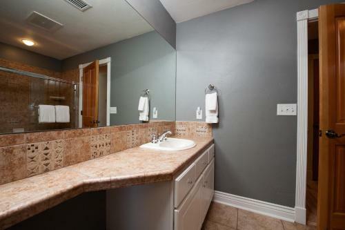 Mears House - Unit 2c