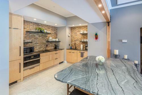 Mears House - Unit 2f
