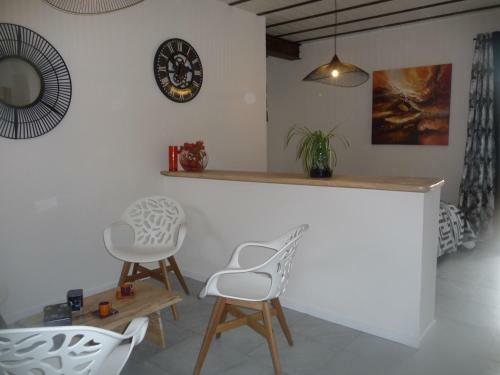 Bed & Breakfast L'anagramme, Chambres Et Table D'h�tes, Naturisme Possible