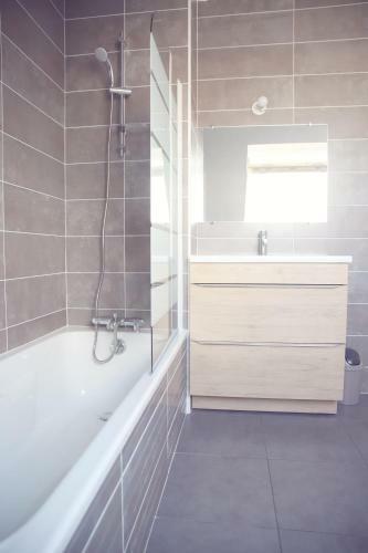 Maison Neuve � 350m de La Plage La Casa Sova�na