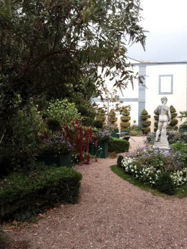 Bed & Breakfast Propri�t� Charbaymond